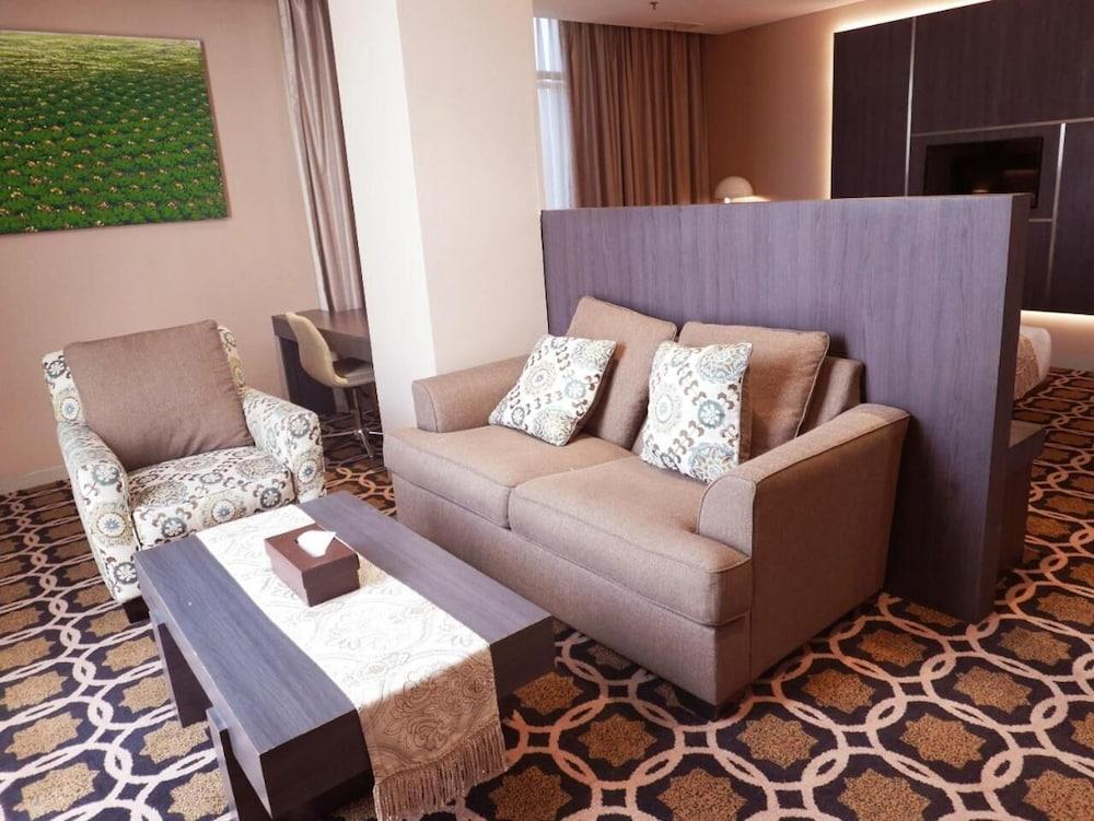 Grandia Hotel Bandung Dış mekan fotoğraf
